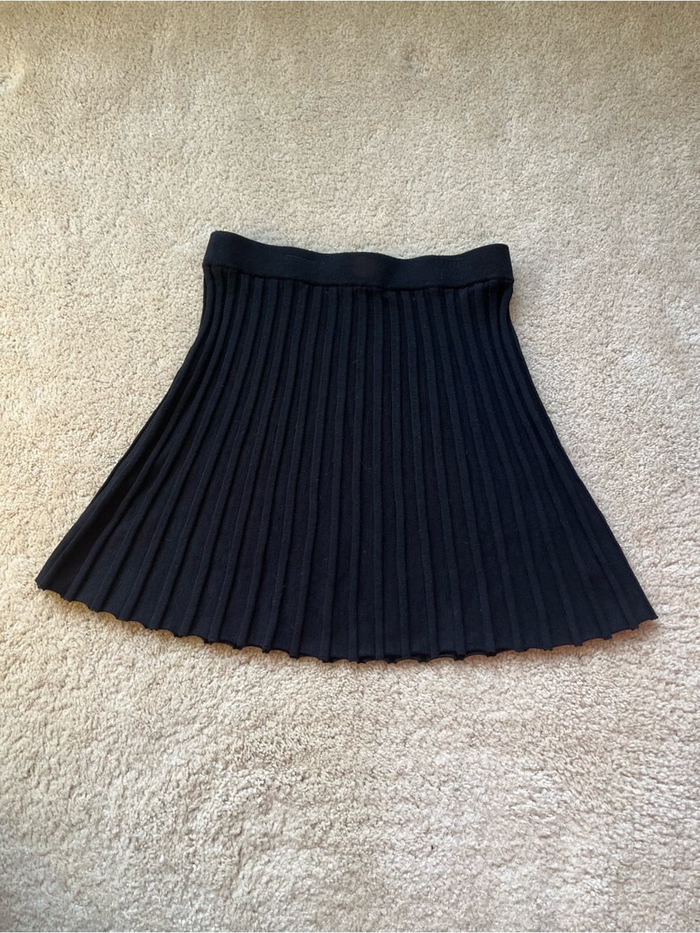 Cabana by Crown & Ivy Women's Black Pleated Knit Mini Skirt - Size M - VGUC